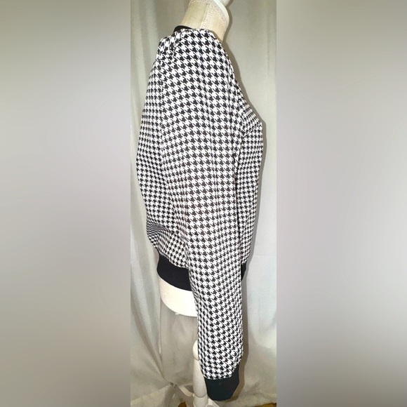 Zeagoo Black and White Houndstooth Women's bomber Jacket. Size Medium. EUC - Picture 3 of 7